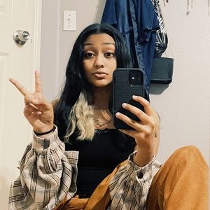 Meet your Posher, Riya